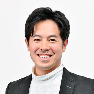 代表取締役「伴 芳夫」の顔写真